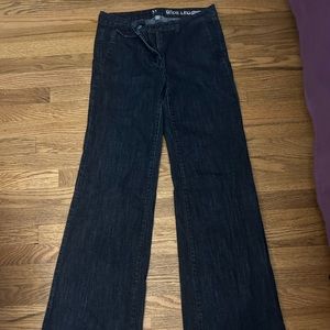 Women’s NY & Company wide leg jeans.